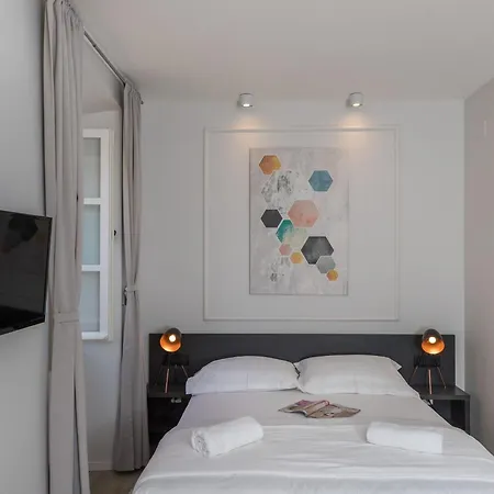 Urbis - With View Zasebni *