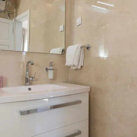 شقة Urbis - With View Zasebni *